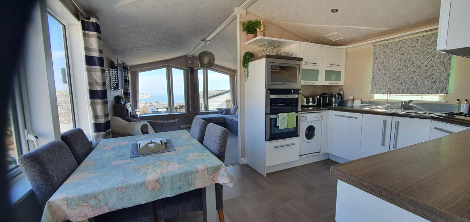 Seaview Apartment